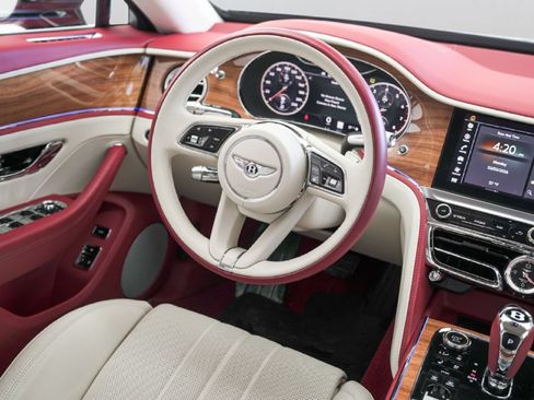 Used 2023 Bentley Flying Spur V8 AWD/4WD image 17