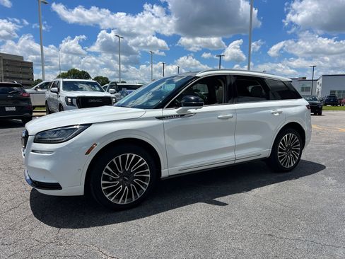 Certified 2022 Lincoln Corsair Reserve w/ Equipment Group 201A AWD/4WD image 3