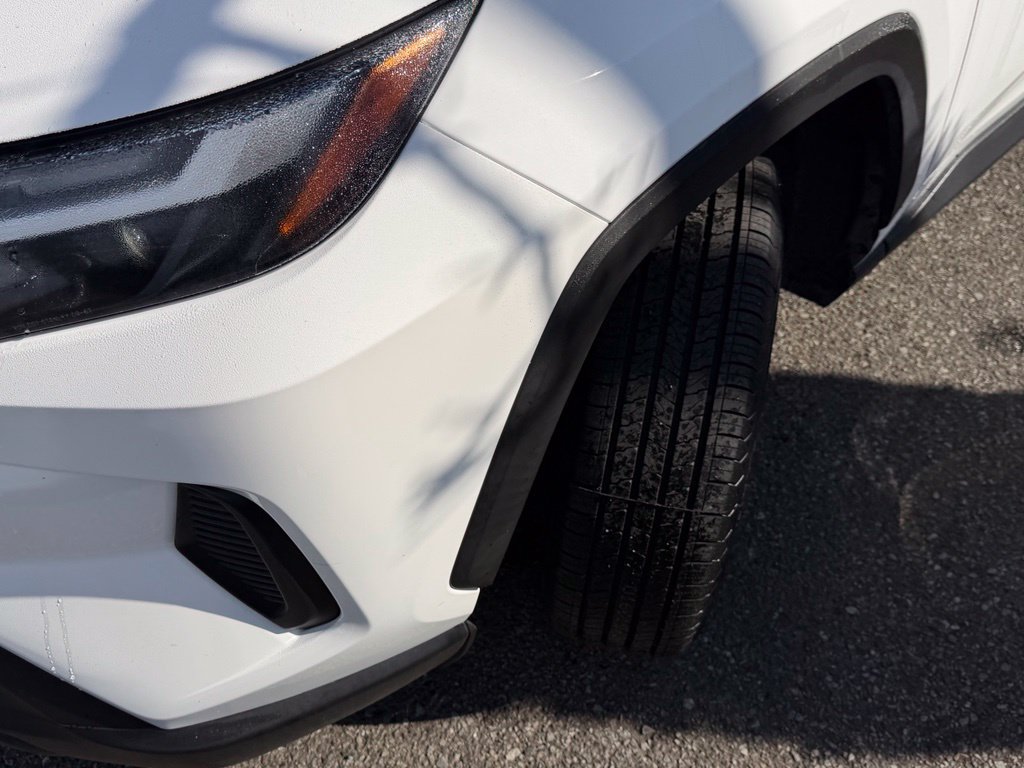 Certified 2025 Toyota RAV4 LE AWD/4WD image 3