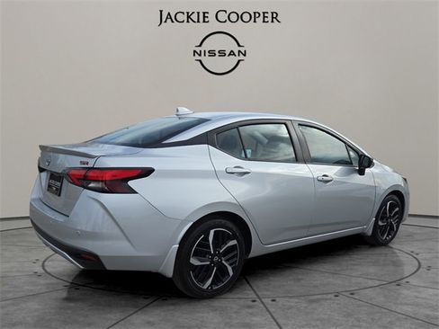 New 2025 Nissan Versa SR w/ Trunk Package image 5