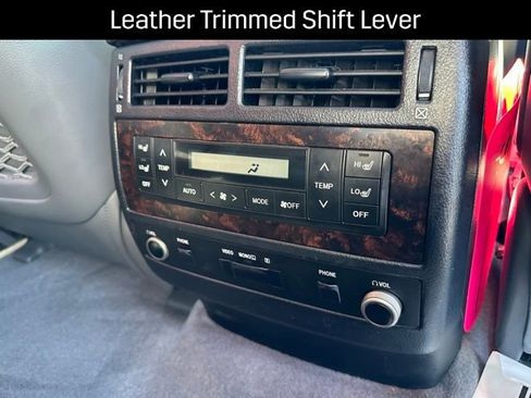 Used 2011 Toyota Land Cruiser image 27