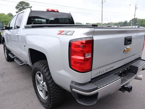 Used 2018 Chevrolet Silverado 2500 LT w/ LT Convenience Package AWD/4WD image 7