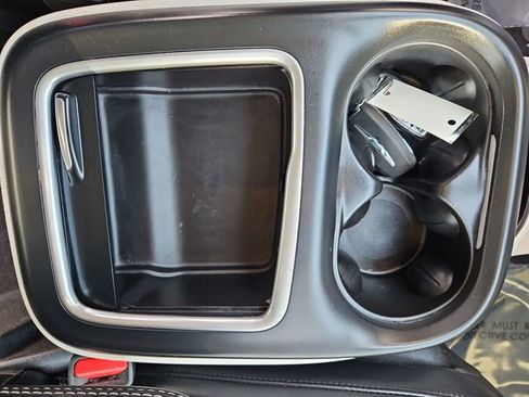 Used 2023 Chrysler Pacifica Touring-L image 30