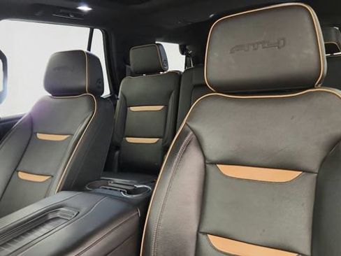 Used 2024 GMC Yukon AT4 w/ AT4 Premium Plus Package AWD/4WD image 10