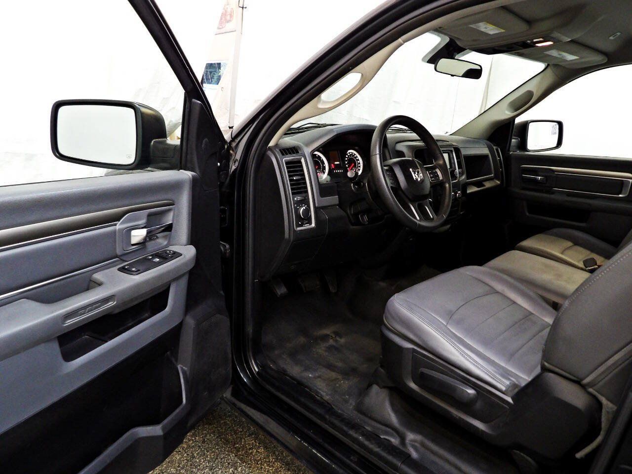 Used 2017 RAM 1500 Tradesman w/ Power & Remote Entry Group RWD image 12
