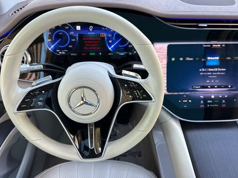 Certified 2023 Mercedes-Benz EQS 580 4MATIC SUV image 10