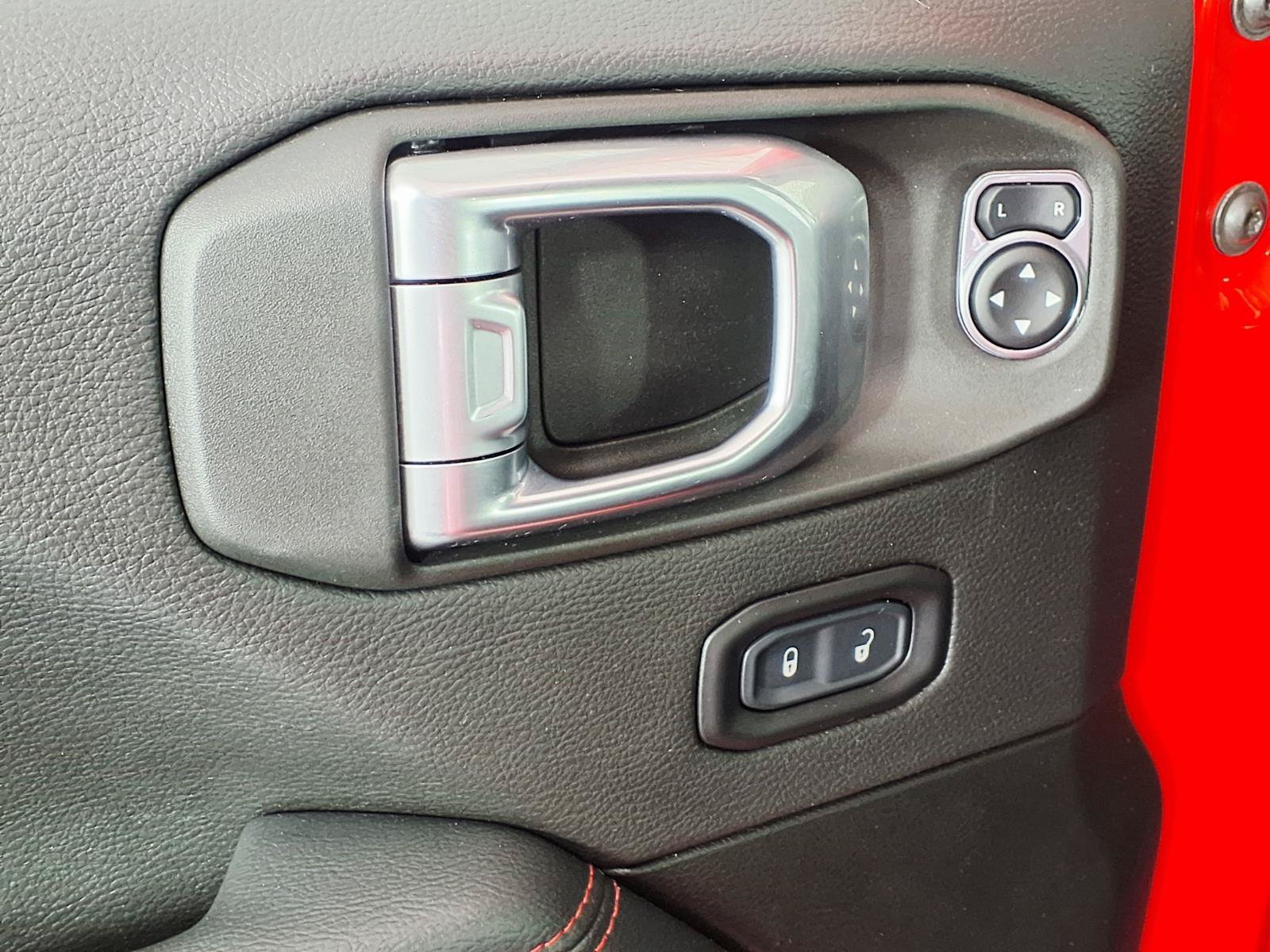Used 2022 Jeep Wrangler Unlimited Rubicon w/ LED Lighting Group AWD/4WD image 14