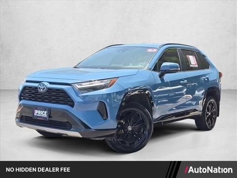 Used 2022 Toyota RAV4 SE AWD/4WD image 1