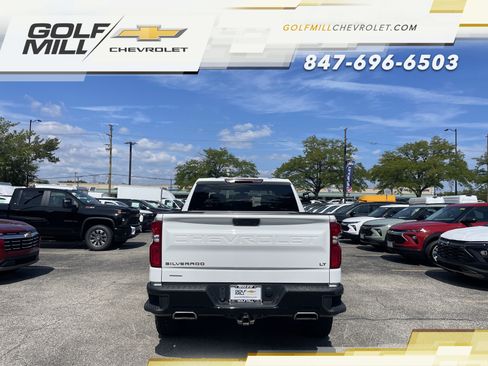 Used 2021 Chevrolet Silverado 1500 LT Trail Boss w/ Bed Protection Package AWD/4WD image 8