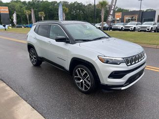 Certified 2025 Jeep Compass Limited w/ Elite Group AWD/4WD video 1