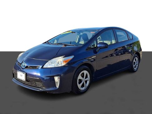 Used 2014 Toyota Prius Four FWD image 3