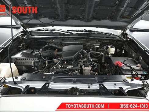 Used 2016 Toyota Tacoma SR5 AWD/4WD image 31
