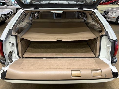 Used 1995 Buick Roadmaster Estate RWD image 45