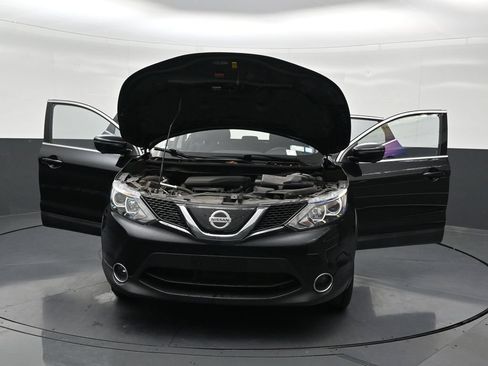 Used 2018 Nissan Rogue Sport SV w/ SV Technology Package AWD/4WD image 36