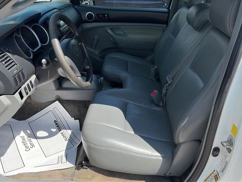 Used 2011 Toyota Tacoma 2WD Regular Cab image 10
