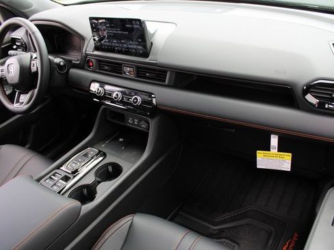 New 2025 Honda Pilot TrailSport image 20