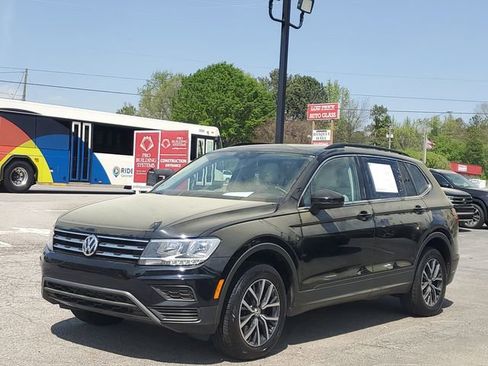 Used 2019 Volkswagen Tiguan SE w/ Panoramic Sunroof Package image 31