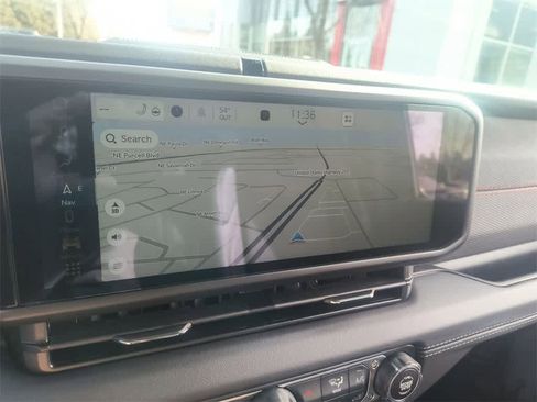 Used 2025 Jeep Gladiator Rubicon w/ Convenience Group image 18