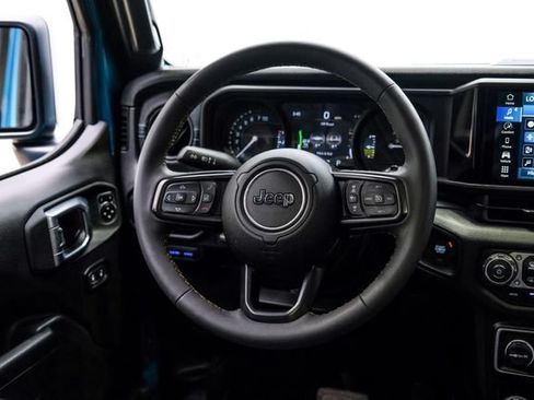 Used 2024 Jeep Wrangler Unlimited w/ Convenience Group AWD/4WD image 44