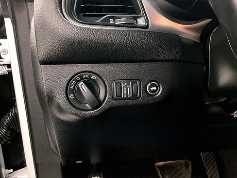 Used 2023 Dodge Challenger SXT image 15