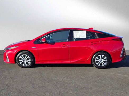 Used 2020 Toyota Prius Prime XLE image 6