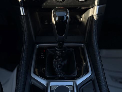 Used 2021 Subaru Forester Limited image 22