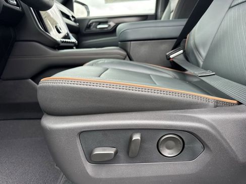 New 2026 GMC Yukon AT4 w/ AT4 Premium Plus Package AWD/4WD image 17