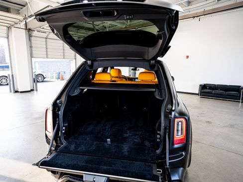 Used 2023 Rolls-Royce Cullinan image 73