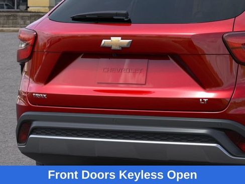 New 2026 Chevrolet Trax LT w/ Driver Confidence Package FWD image 15