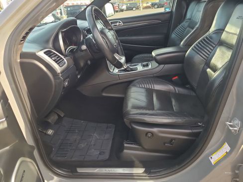 Used 2020 Jeep Grand Cherokee SRT image 19