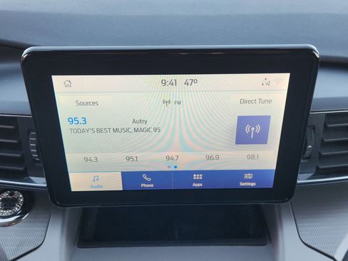 Used 2022 Ford Explorer XLT w/ Equipment Group 202A image 20