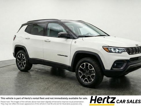 Used 2025 Jeep Compass Trailhawk w/ Trailer Tow Group AWD/4WD image 1