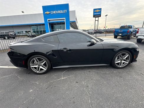 Used 2024 Ford Mustang Premium image 5