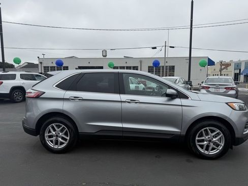 Used 2023 Ford Edge SEL image 6