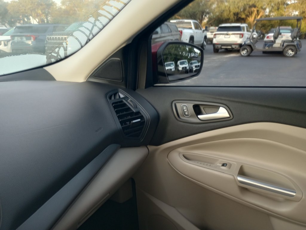 Certified 2019 Ford Escape SE FWD image 25