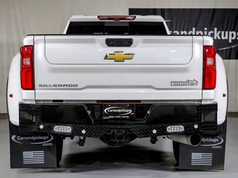 Used 2025 Chevrolet Silverado 3500 High Country w/ High Country Premium Package AWD/4WD image 9
