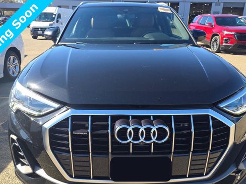 Used 2022 Audi Q3 2.0T Premium Plus w/ Premium Plus Package image 2
