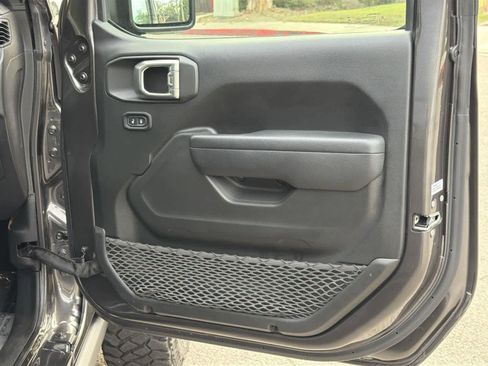 Used 2022 Jeep Gladiator Sport image 31