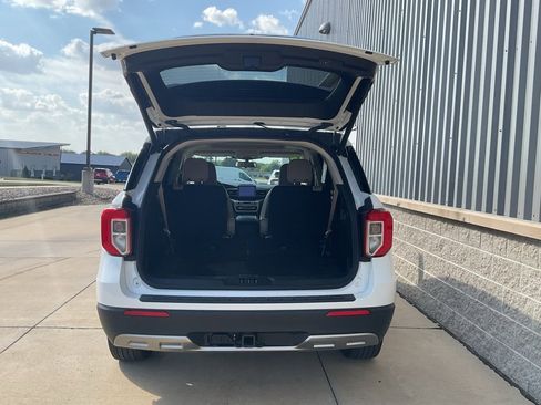 Used 2022 Ford Explorer XLT w/ Equipment Group 202A image 24