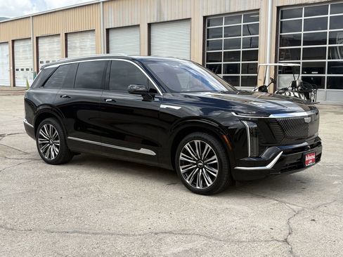 Used 2026 Cadillac Vistiq Premium Luxury AWD/4WD image 3