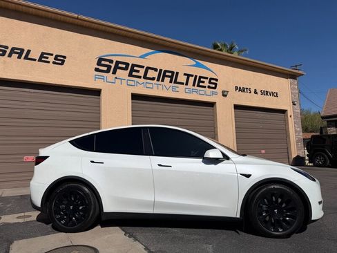 Used 2021 Tesla Model Y Long Range AWD/4WD image 6
