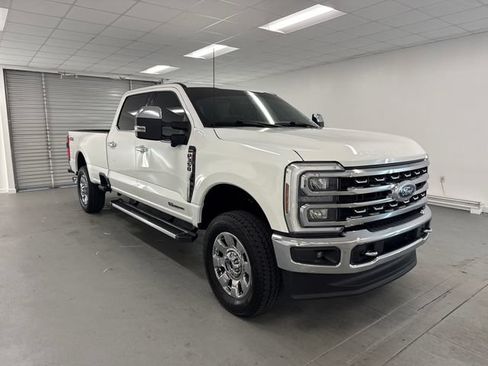 Used 2024 Ford F350 Lariat w/ Chrome Package AWD/4WD image 3