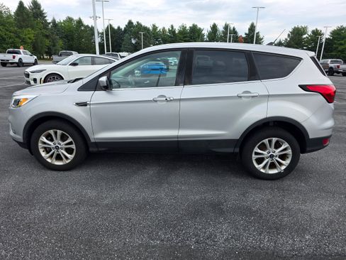 Used 2019 Ford Escape SE AWD/4WD image 2