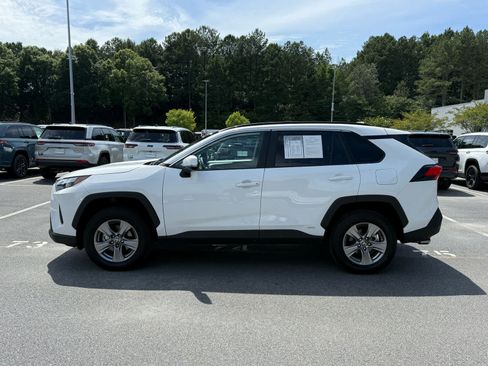 Used 2025 Toyota RAV4 XLE AWD/4WD image 4