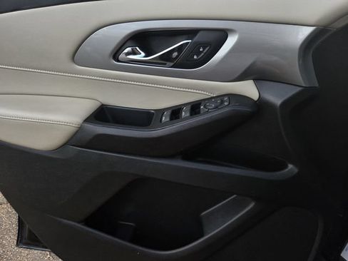 Used 2023 Chevrolet Traverse LS w/ Safety Package FWD image 14