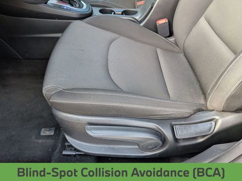 Used 2023 Kia Forte LXS w/ LXS Technology Package FWD image 15
