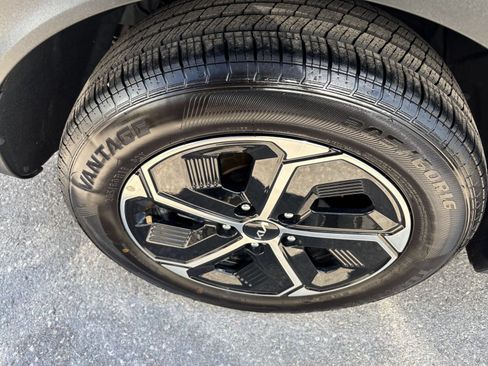 Used 2026 Kia Niro LX FWD image 6