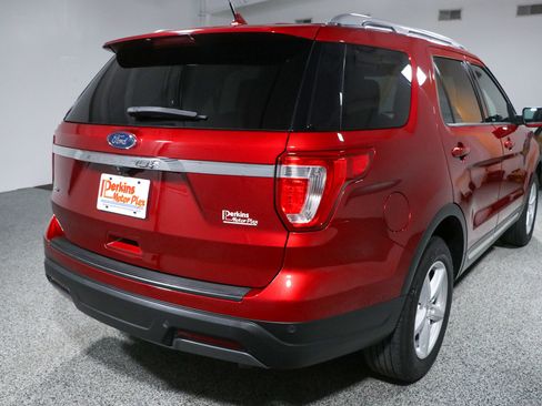Used 2019 Ford Explorer XLT w/ Equipment Group 202A FWD image 7