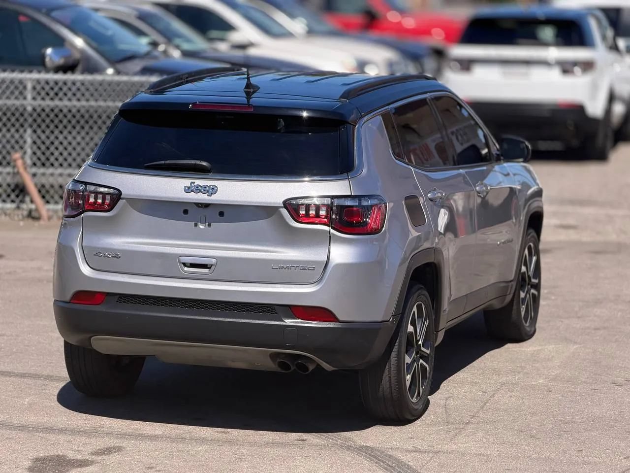 Used 2022 Jeep Compass Limited AWD/4WD image 17