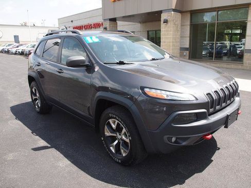 Used 2016 Jeep Cherokee Trailhawk w/ Comfort/Convenience Group AWD/4WD image 1